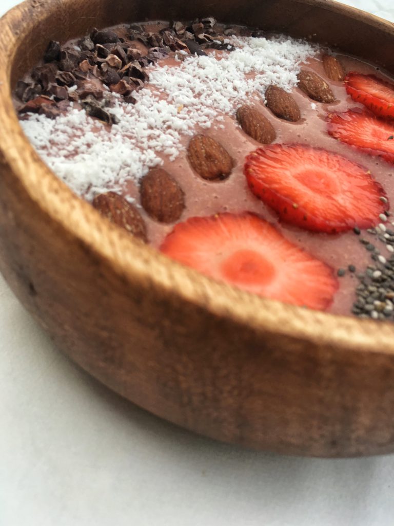 smoothiebowl choco strawberry-peanutbutter